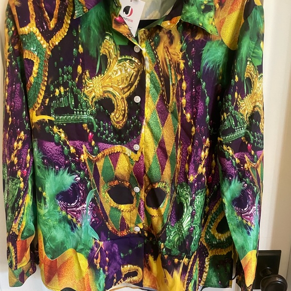 Mar-di-gras hoodie. bought as a small but could be a med..never worn. - Picture 3 of 4